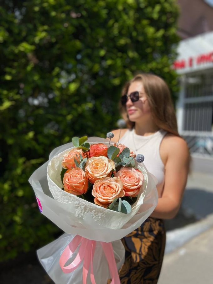 7 троянд Кахала 60 см
