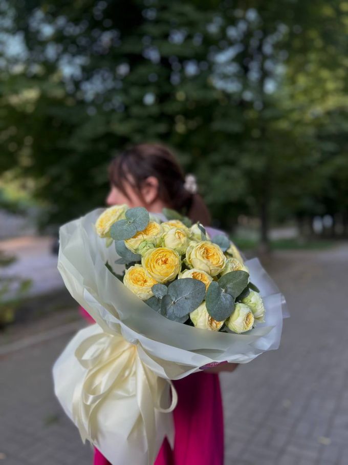 11 кущових троянд Піоні Баблз