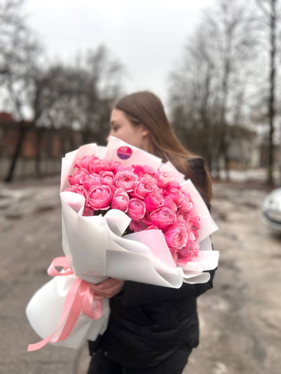 15 кущових троянд Сільва Пінк