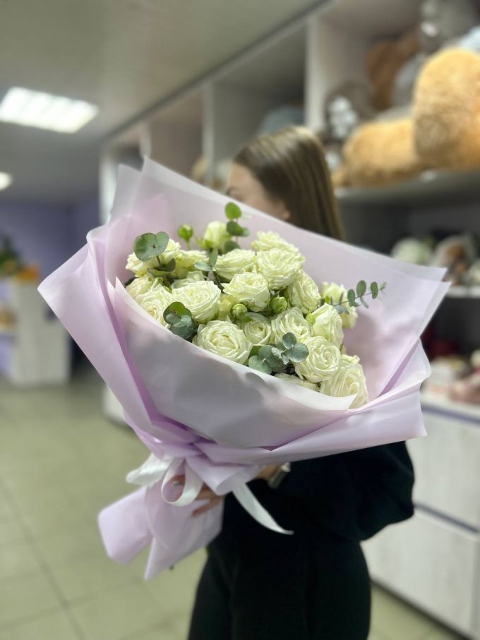9 кустовых роз Мисс Бомбастик