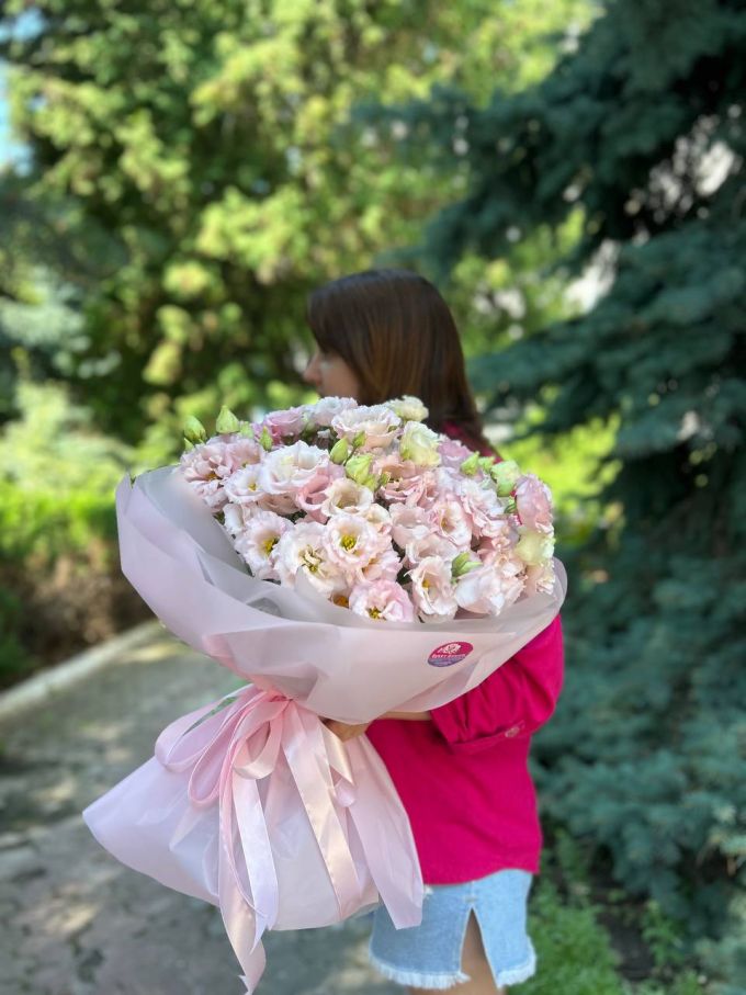 15 гілок еустоми