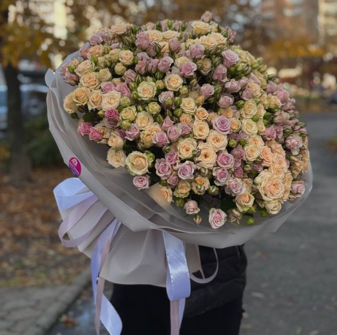 51 гілка кущової троянди мікс Таня та Лейла